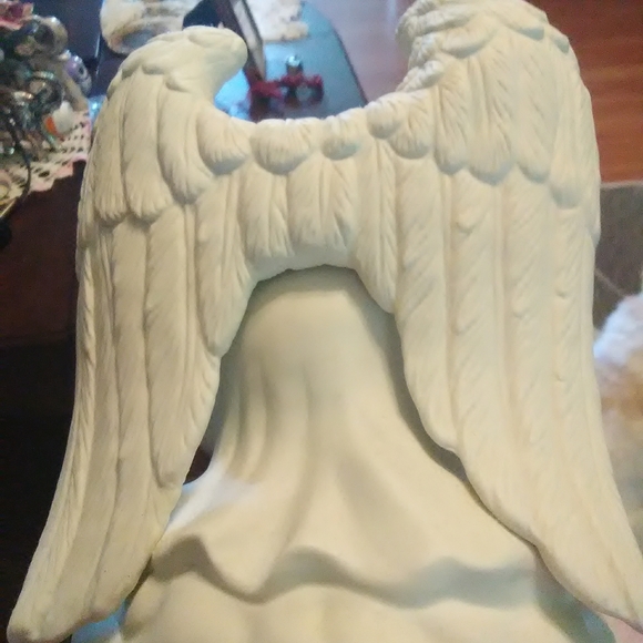 Angel - Picture 3 of 4